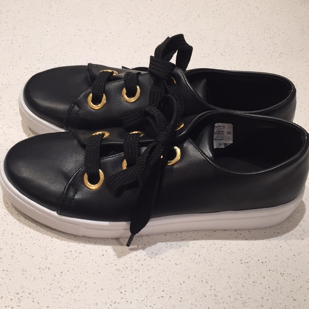 Andre’ Sneaker - Picture 4 of 5